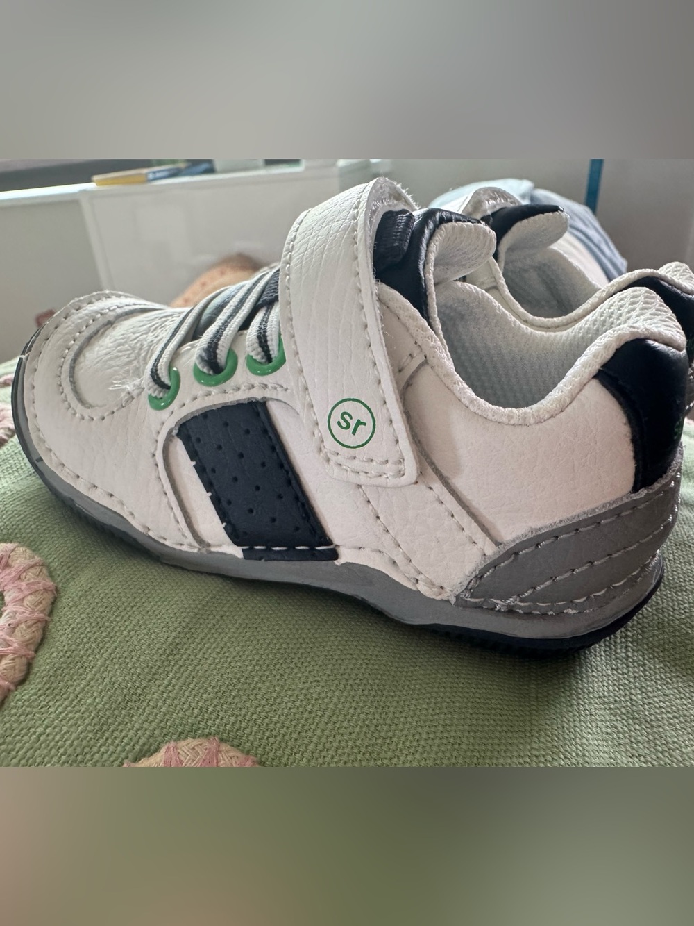 BRAND NEW Stride Rite Wes Sneaker 4T